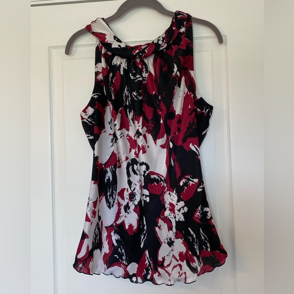 Dress Barn Modified Halter Sleeveless Floral Top - Picture 2 of 9